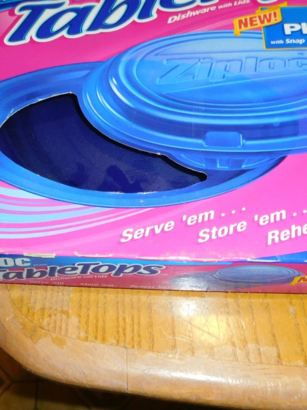New Old stock Ziploc TableTops Dinner Plates Vintage in package USA made